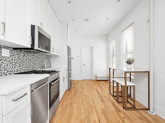 3rd image of 326 E 73rd St APT 5A