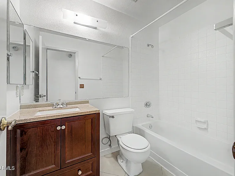 6836 S 18th St — Photo 19