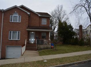 22816 57th Rd, Oakland Gardens, NY 11364