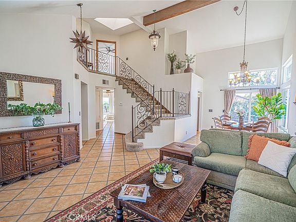 4th image of 25042 Hollyhock Ct