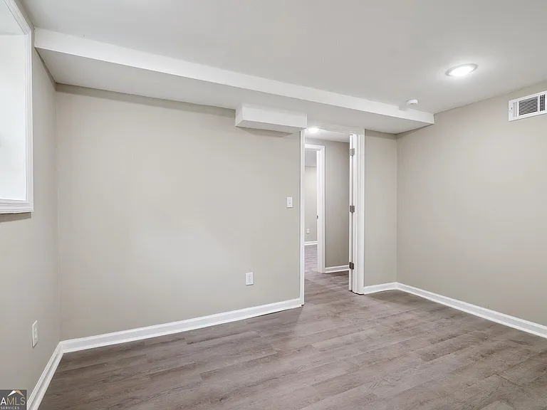 3583 Steinhauer Rd NE — Photo 17