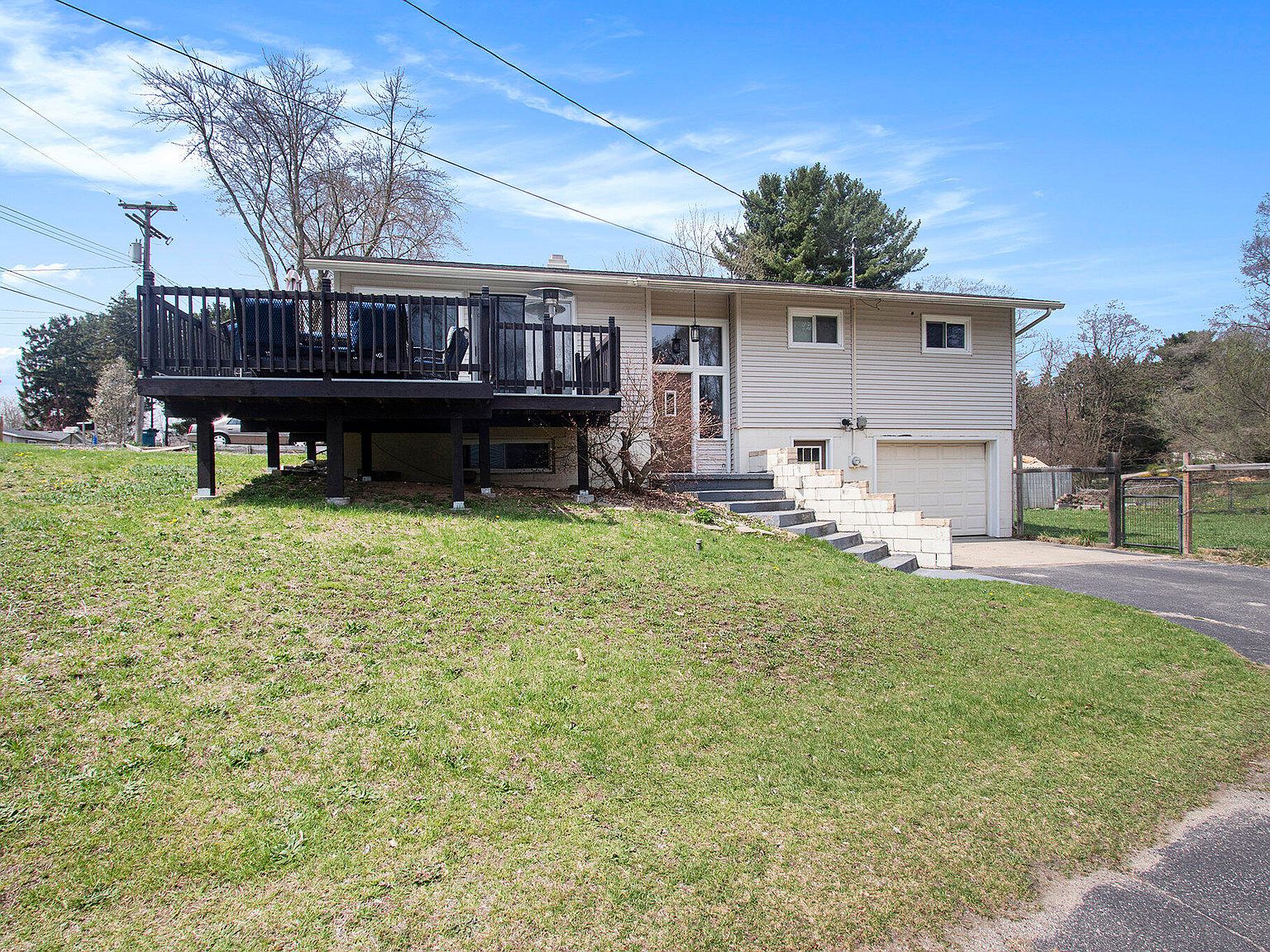 2312 Chester Ave, Muskegon, MI 49444 | Zillow