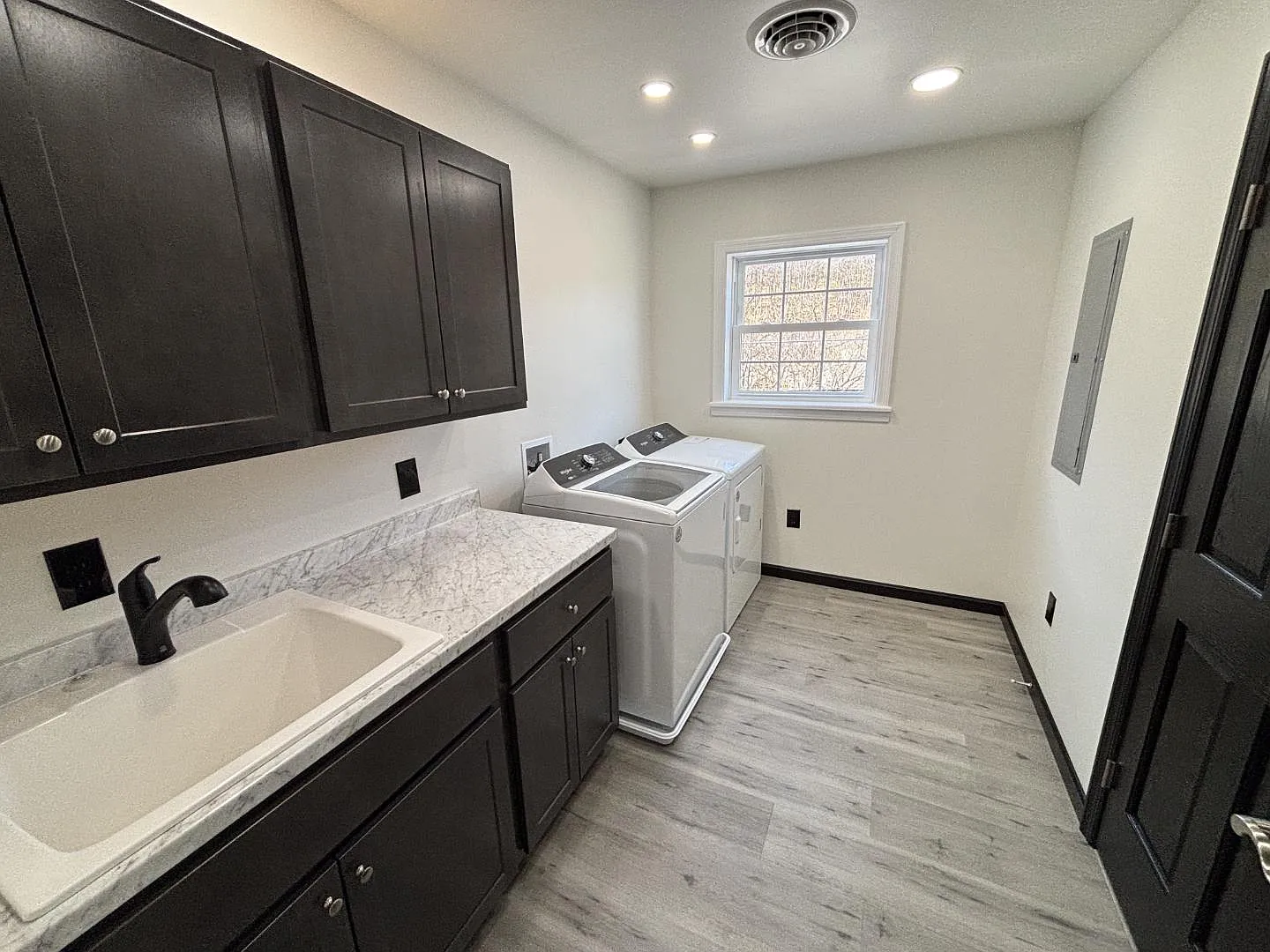 8495 Woodbury Pike - Residential Unit 1 — Photo 3