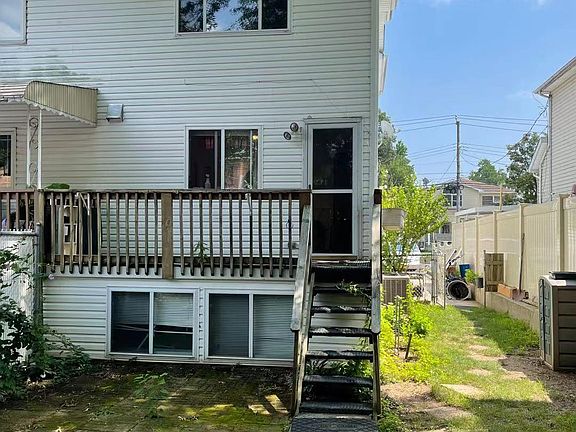 4th image of 163 Oakdale St Floor 1