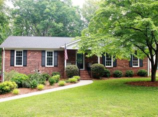 401 Valleymeade Dr, Kernersville, NC 27284