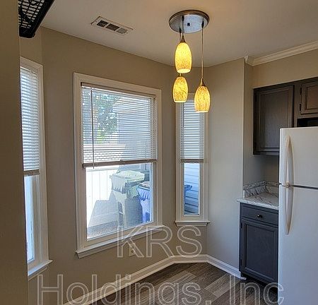 3rd image of 5059 Avenida Del Sol Dr