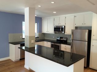 268 N Crescent Dr APT 201, Beverly Hills, CA 90210