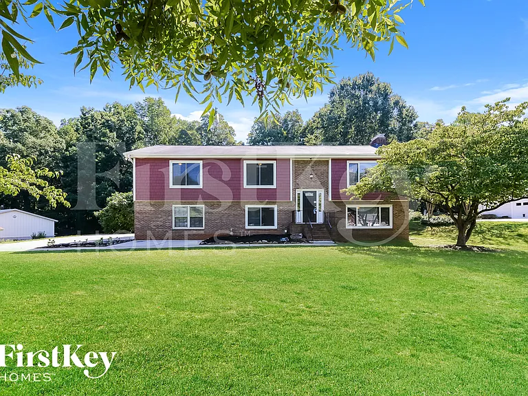 1045 High Ridge Rd — Photo 1