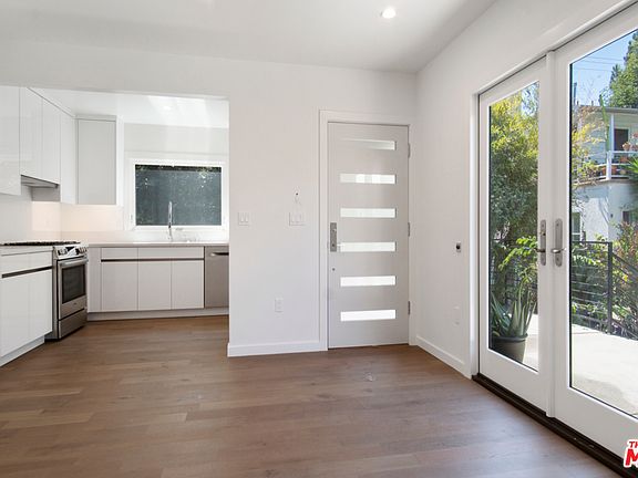 3rd image of 834 9th St #C