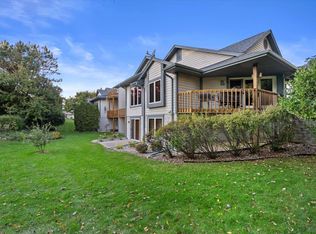 613 Bay View Rd, Mukwonago, WI 53149