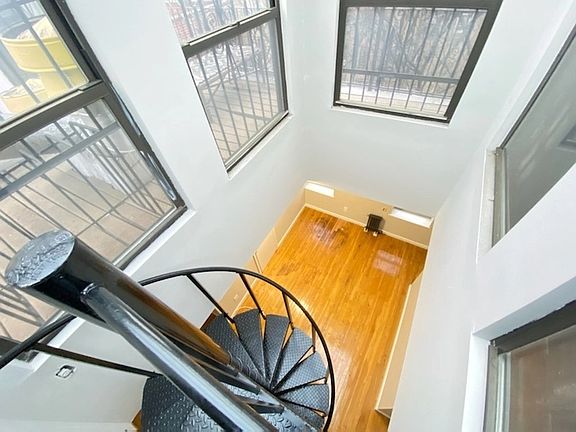 5th image of 122 E 7th St APT 4FW