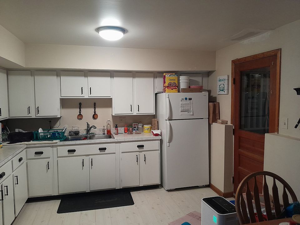 2nd image of 15 Mohawk Ave #A