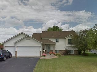 363 Braeburn Dr, Shakopee, MN 55379