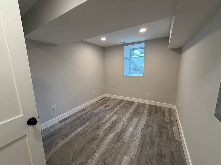 90 Winthrop Shore Dr #1B — Photo 8