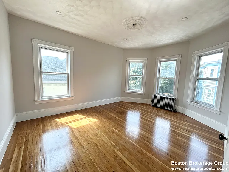 22 Humphreys St #3 — Photo 4