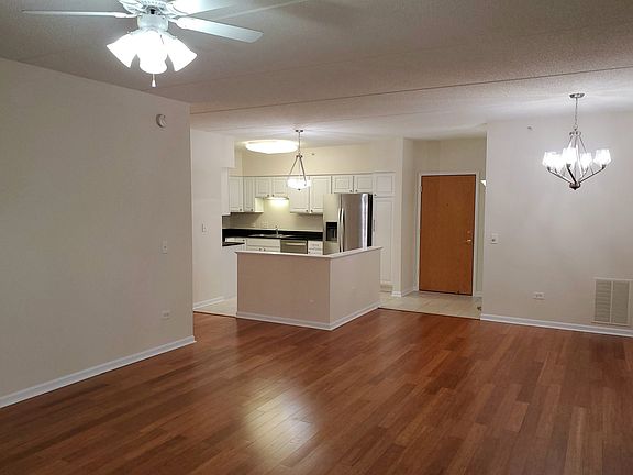 4th image of 1479 N Milwaukee Ave APT 206