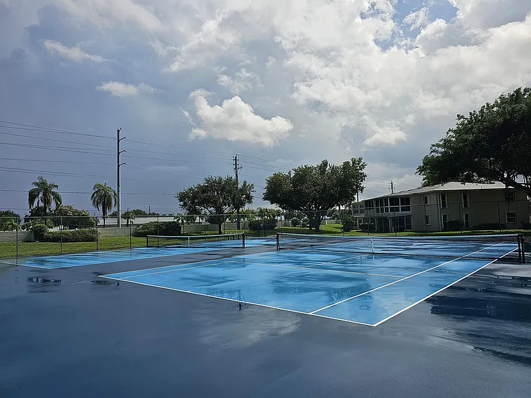1631 NW 18th Ave #201 — Photo 37