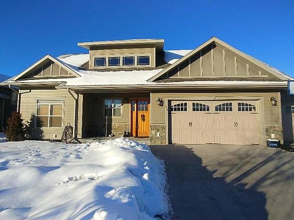 2nd image of 440 Cedar Wood Cir