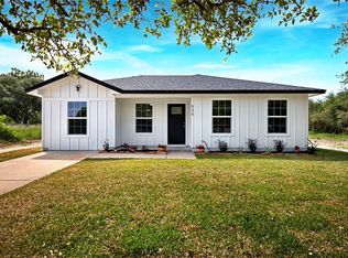 936 10th St, Aransas Pass, TX 78336