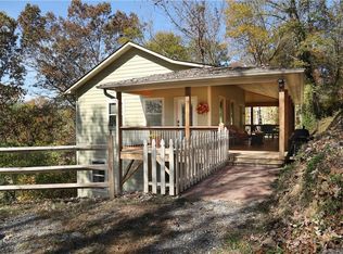 107 Dennis Dr, Clyde, NC 28721