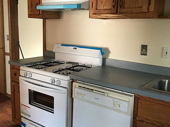 2nd image of 932 Washington Ave