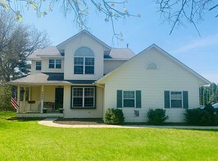 9958 Pope Ln, Brighton, MI 48116