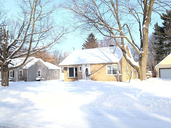 2nd image of 1223 Parchmount Ave