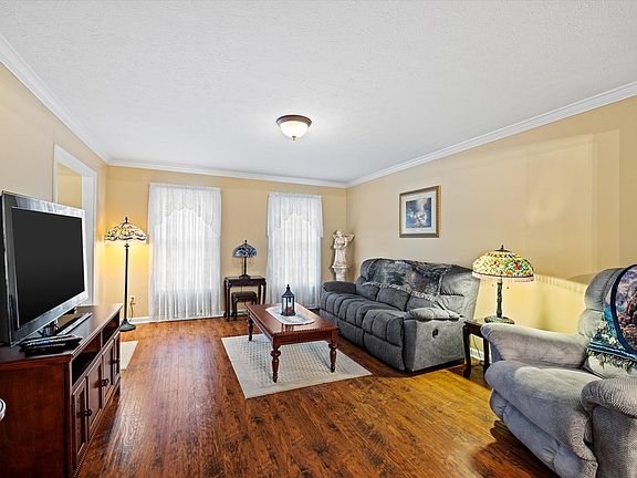 5th image of 840 Wexford Way