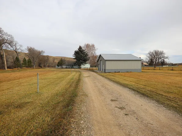 Leach Rd, Sheridan, WY 82801