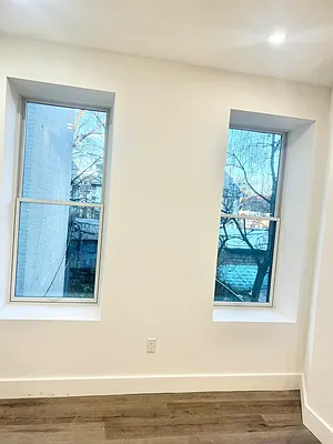 Rented by Delmark Realty LLC | media 17