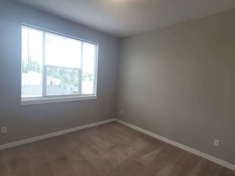 1906 SE Tacoma St #&-8118 — Photo 12