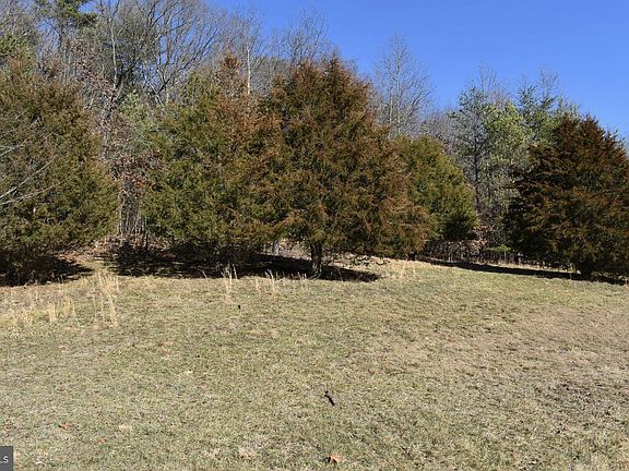 2nd image of 139 Yosemite Ln