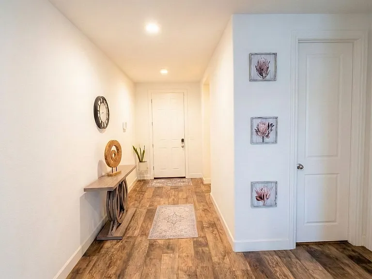 977 S Dutton Dr — Photo 3