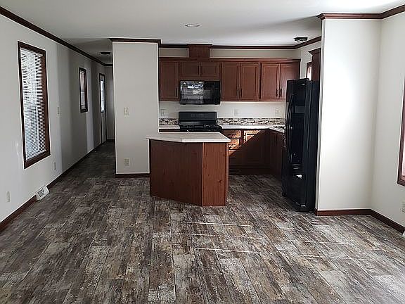 Living room to Kitchen 