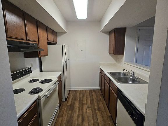 5th image of 101 Tusculum Square Dr #123-2