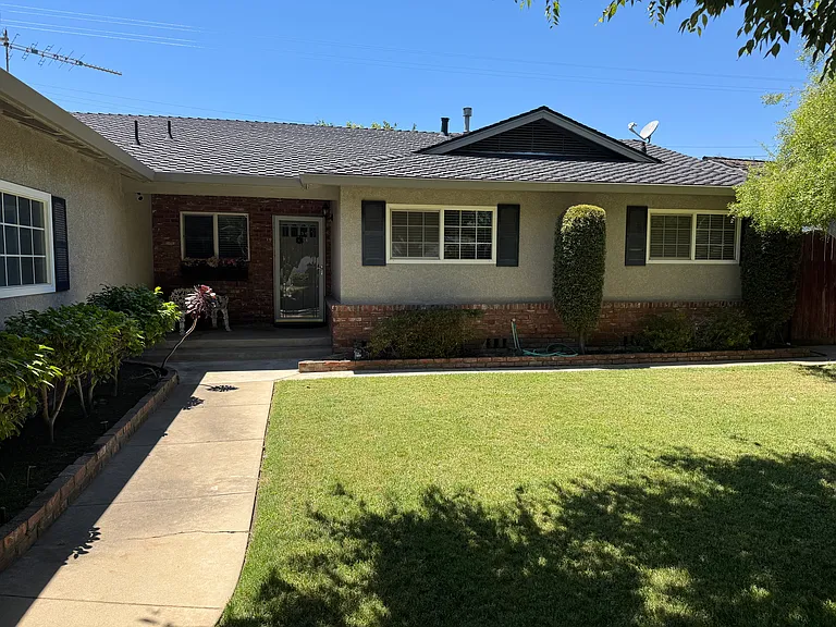 357 Birchwood Ct — Photo 3