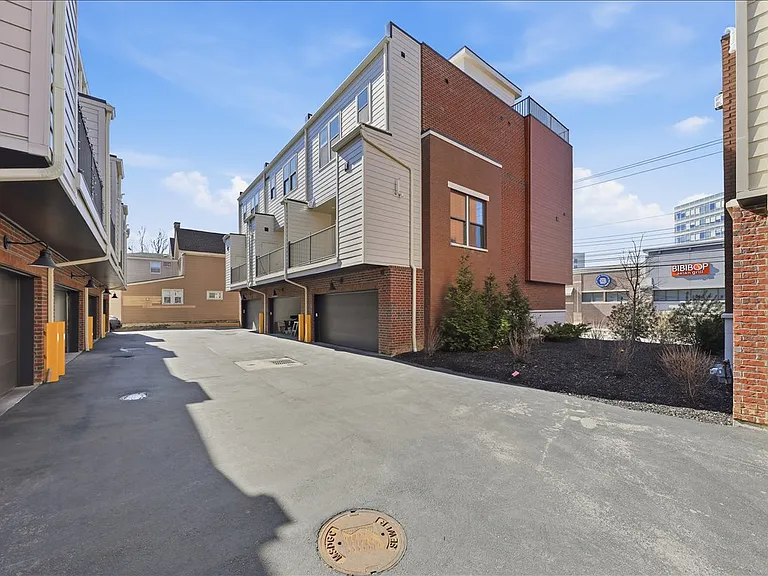 3908 Edwards Rd — Photo 53
