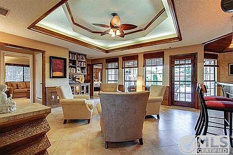 4th image of 2910 Cambridgeshire Dr