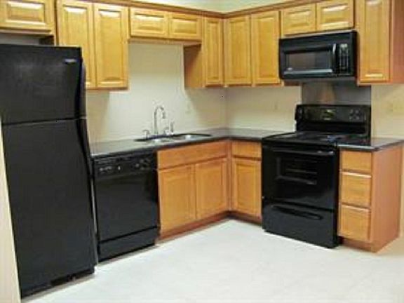 2nd image of 1015 E Yager Ln Unit 167