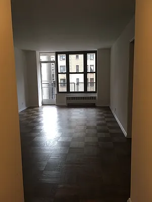 Rented by Solil Management | media 8