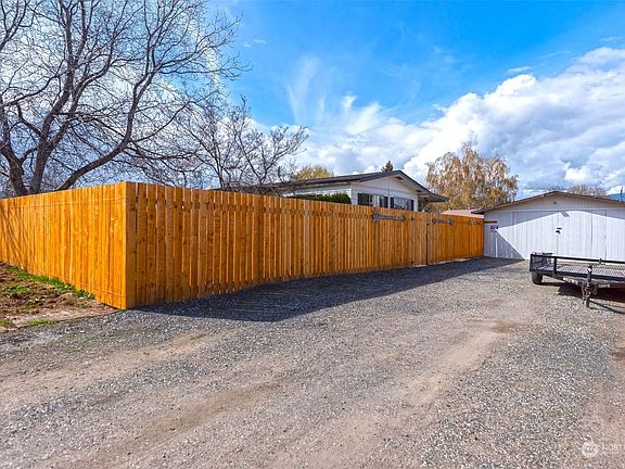 2nd image of 470 N Joseph Avenue