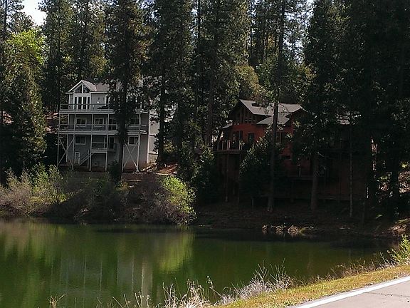 3rd image of 874 Sandalwood Dr