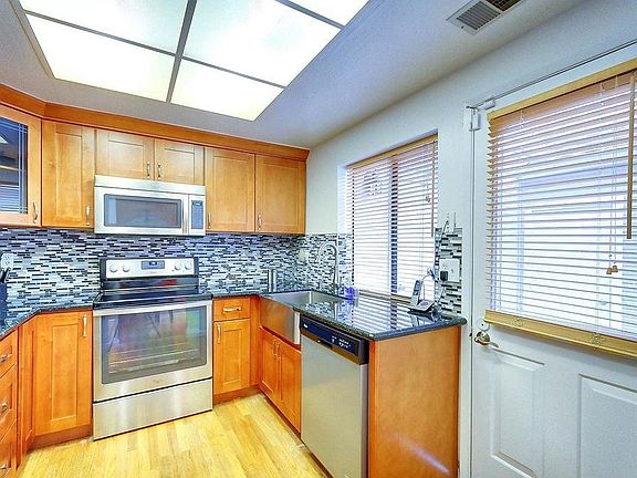 5th image of 2401 Branchwood Ct