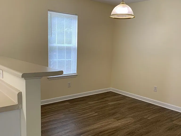314 Hillsdale Dr — Photo 8