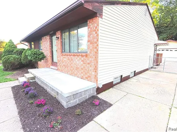 33527 Unicorn Ct, Westland, MI 48186