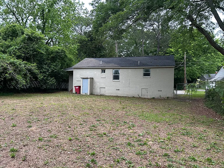 3221 Atkins Dr — Photo 24