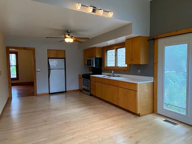 601 S Grant St — Photo 16