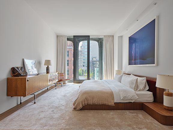 5th image of 325 West Broadway