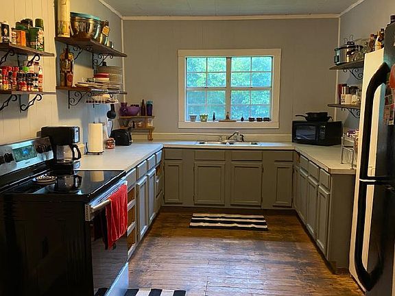 2nd image of 803 Ash St