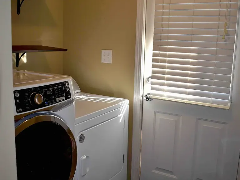 112 Morgan St — Photo 2
